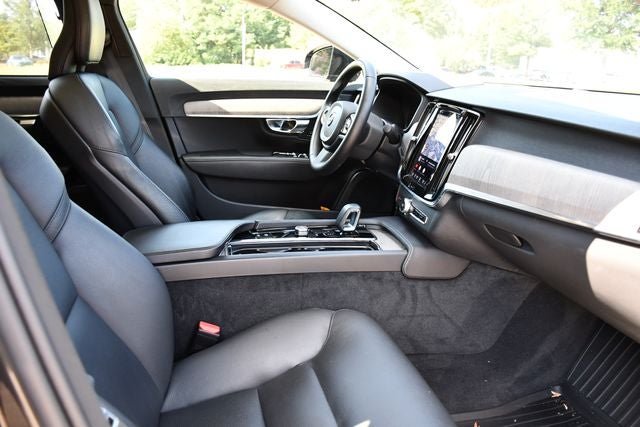 2023 Volvo S90 B6 Plus