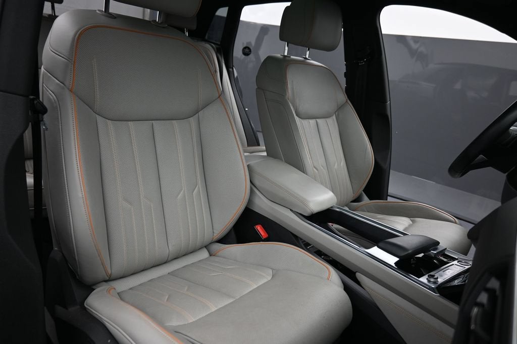2024 Audi Q8 e-tron Prestige