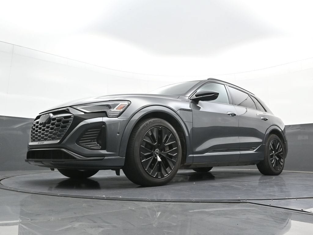 2024 Audi Q8 e-tron Prestige