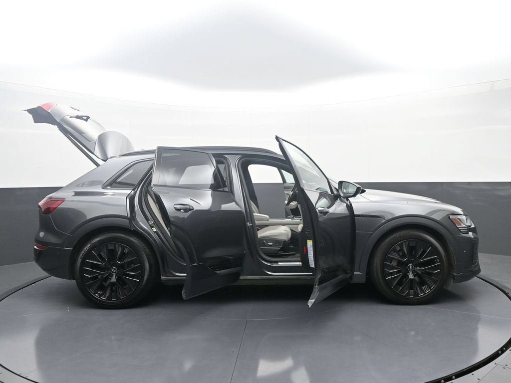 2024 Audi Q8 e-tron Prestige