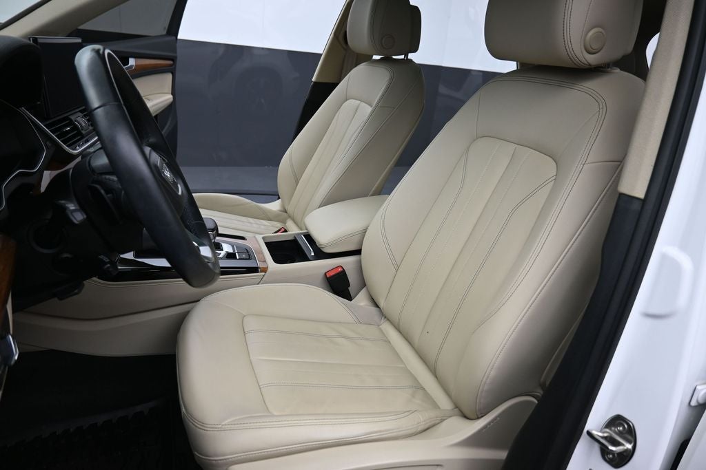 2022 Audi Q5 S line Premium Plus