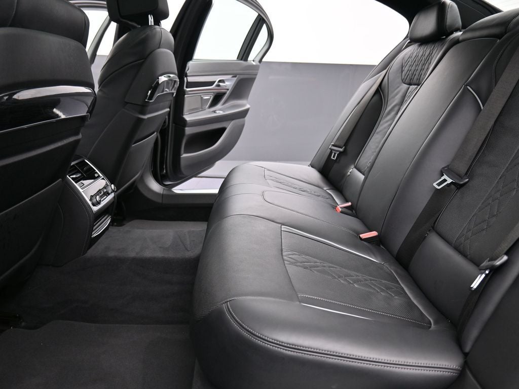 2022 BMW 7 Series 740i xDrive