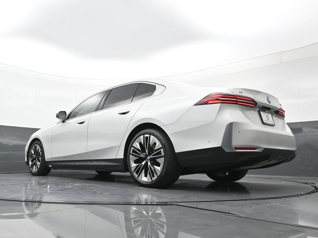 2024 BMW i5 eDrive40