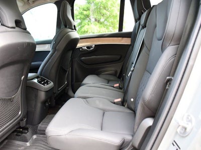 2025 Volvo XC90 B6 Core 2025.5