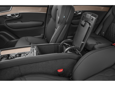 2025 Volvo XC90 B6 Core 2025.5