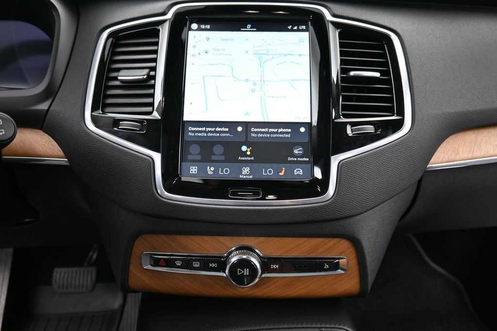 2024 Volvo XC90 Plus Bright Theme
