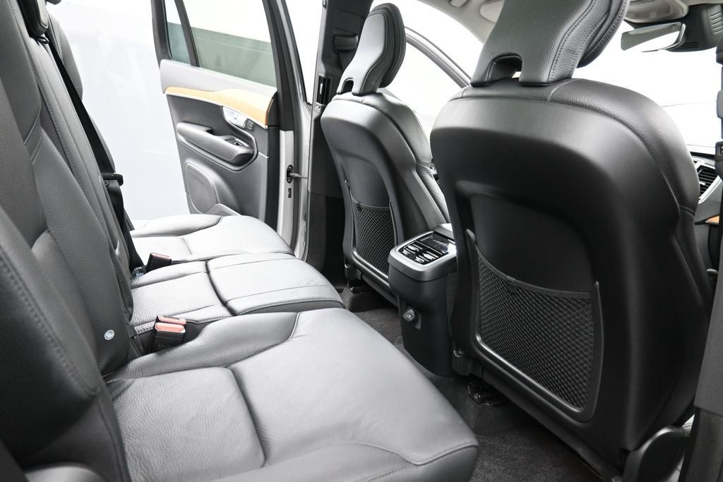 2024 Volvo XC90 Plus Bright Theme