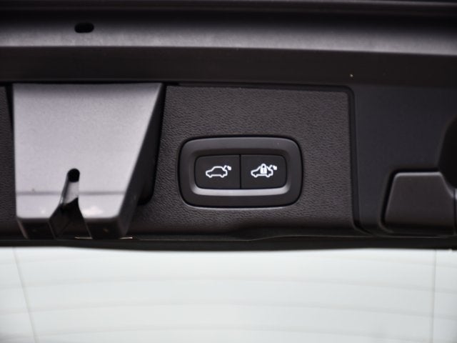 2022 Volvo XC60 B6 Inscription