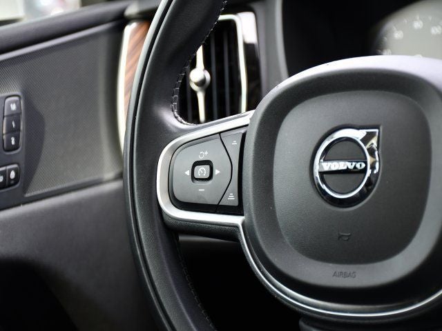 2021 Volvo XC60 T5 Momentum