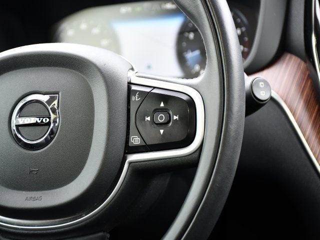 2021 Volvo XC60 T5 Momentum