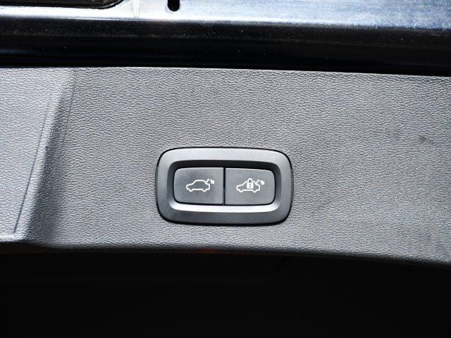 2019 Volvo XC40 Momentum