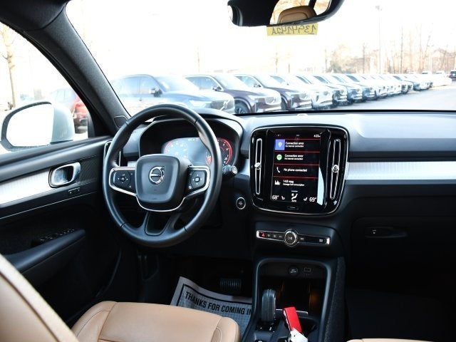 2019 Volvo XC40 Momentum