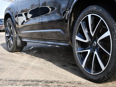 2022 Volvo XC90 T6 Momentum
