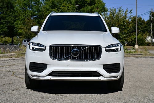 2022 Volvo XC90 T6 Momentum