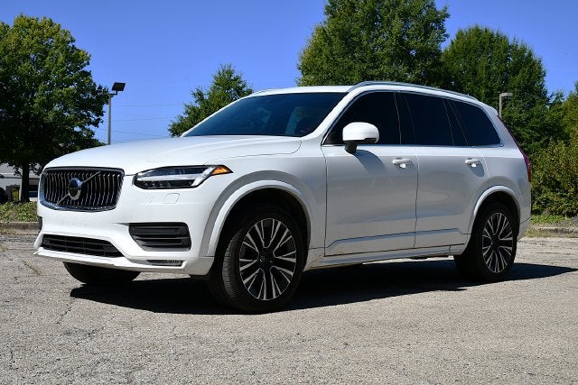2022 Volvo XC90 T6 Momentum