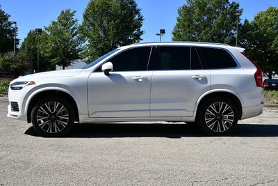 2022 Volvo XC90 T6 Momentum