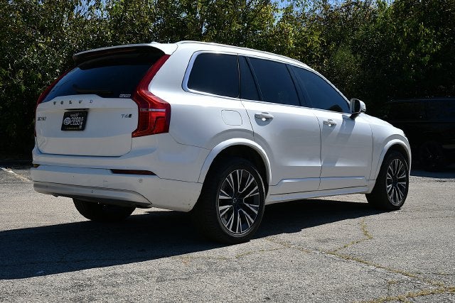 2022 Volvo XC90 T6 Momentum