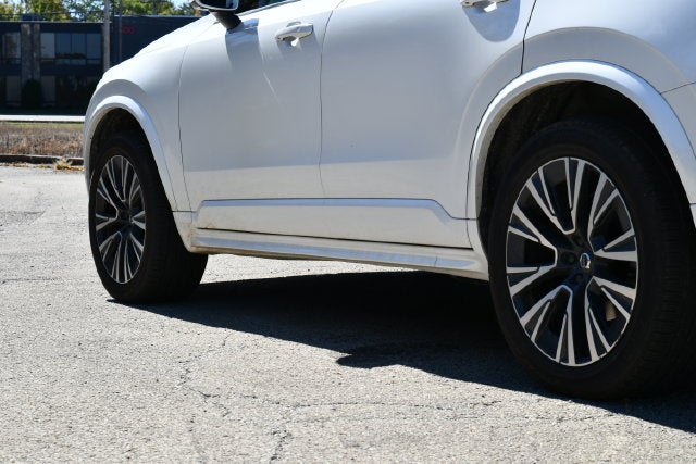 2022 Volvo XC90 T6 Momentum