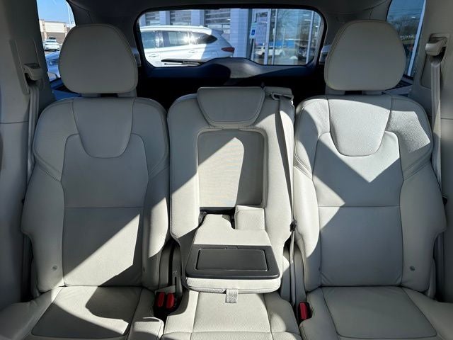 2020 Volvo XC90 T6 Momentum