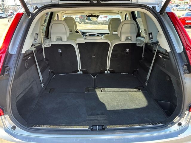 2020 Volvo XC90 T6 Momentum