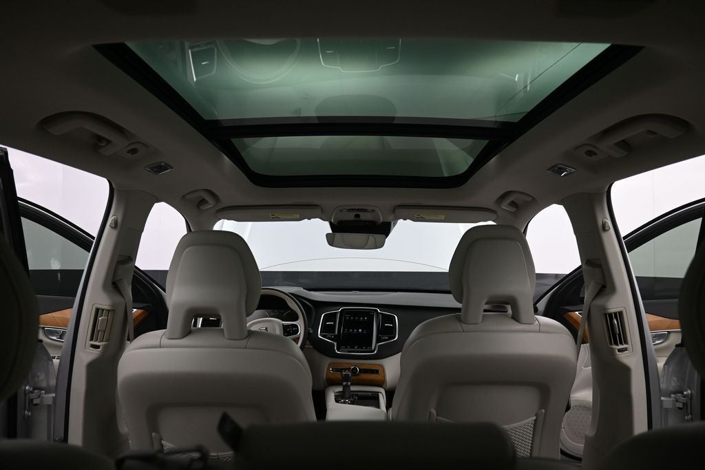 2022 Volvo XC90 Momentum