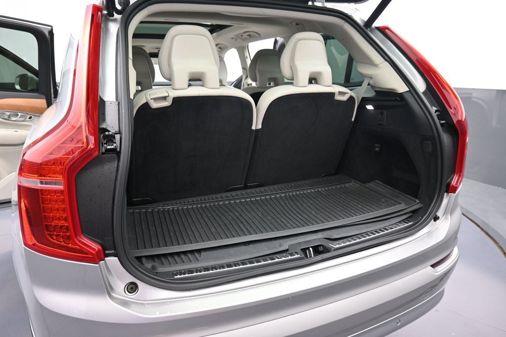 2022 Volvo XC90 Momentum