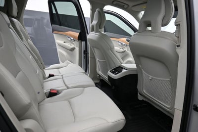 2022 Volvo XC90 Momentum