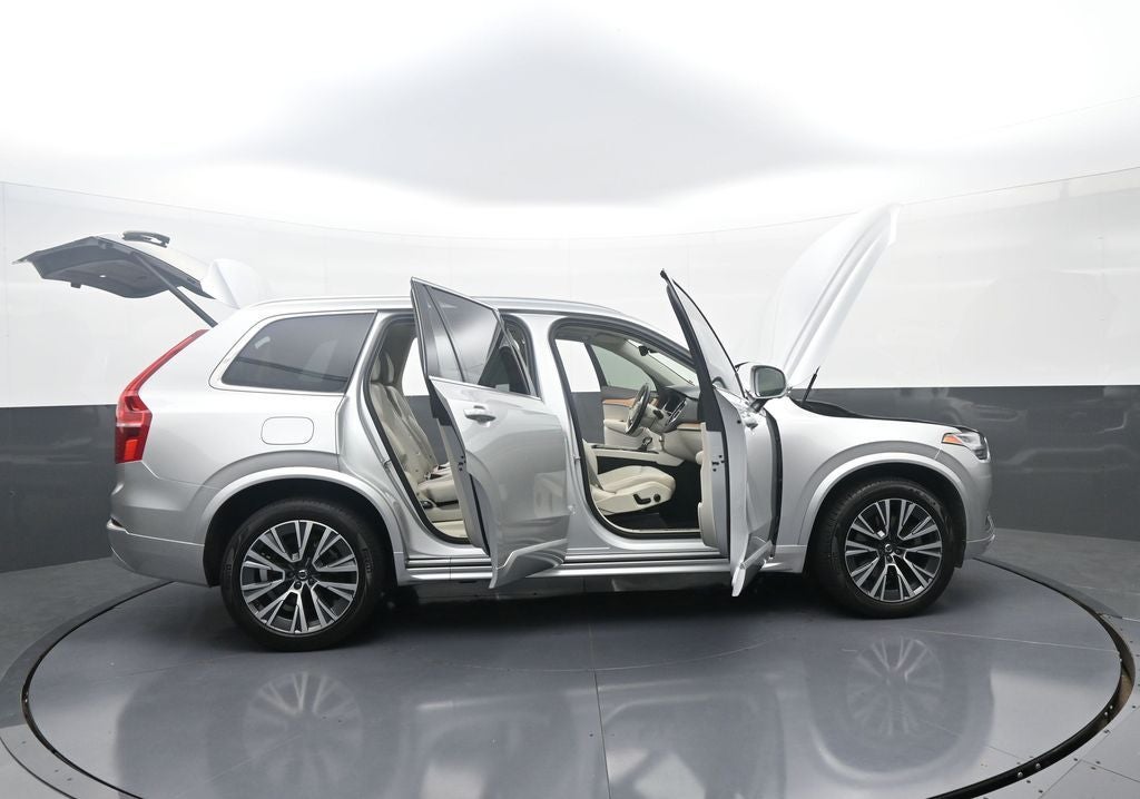 2022 Volvo XC90 Momentum