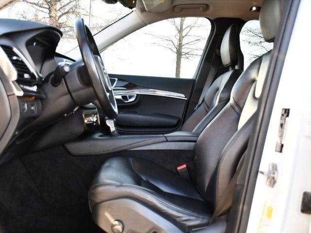 2018 Volvo XC90 T6 Momentum