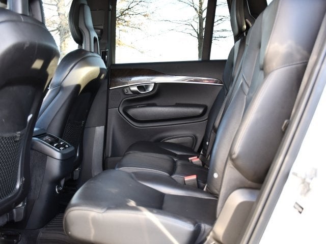 2018 Volvo XC90 T6 Momentum