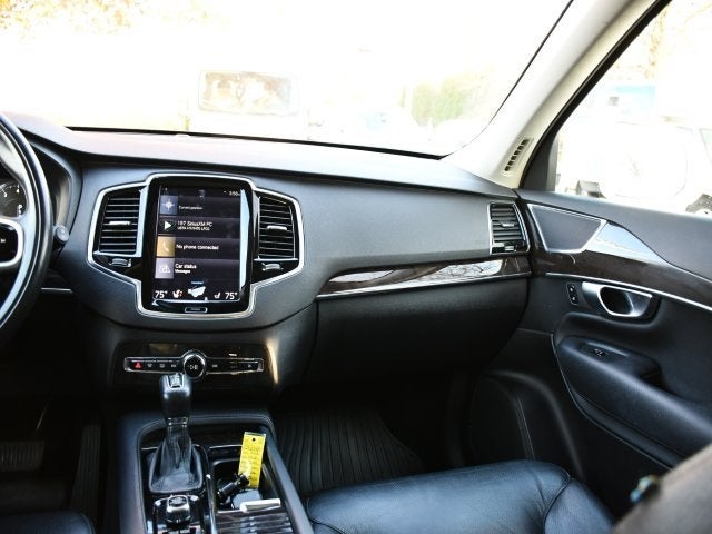 2018 Volvo XC90 T6 Momentum