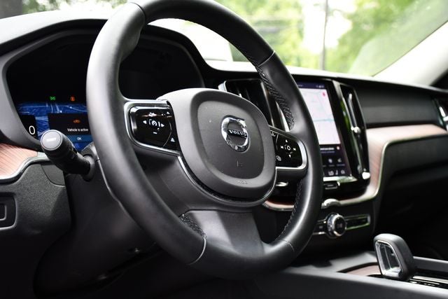 2024 Volvo XC60 Recharge Plug-In Hybrid T8 Plus Dark Theme
