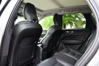 2024 Volvo XC60 Recharge Plug-In Hybrid T8 Plus Dark Theme