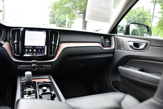 2024 Volvo XC60 Recharge Plug-In Hybrid T8 Plus Dark Theme