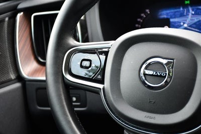 2024 Volvo XC60 Recharge Plug-In Hybrid T8 Plus Dark Theme