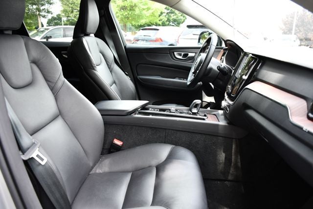 2024 Volvo XC60 Recharge Plug-In Hybrid T8 Plus Dark Theme