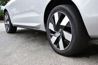 2024 Volvo XC60 Recharge Plug-In Hybrid T8 Plus Dark Theme