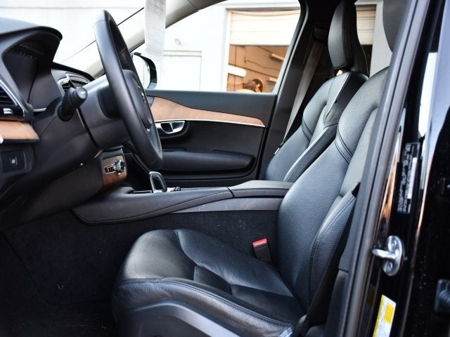 2023 Volvo XC90 B5 Plus