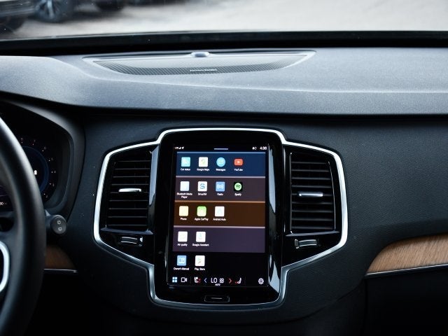 2023 Volvo XC90 B5 Plus