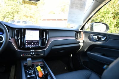2024 Volvo XC60 B5 Plus Dark Theme