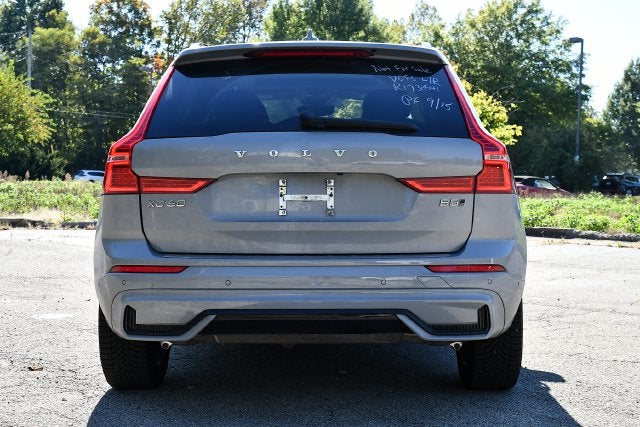 2024 Volvo XC60 B5 Plus Dark Theme