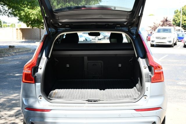 2024 Volvo XC60 B5 Plus Dark Theme