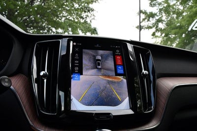 2024 Volvo XC60 B5 Plus Dark Theme