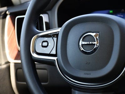 2024 Volvo XC60 B5 Plus Dark Theme