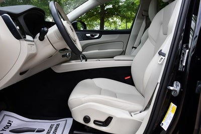 2024 Volvo XC60 B5 Plus Dark Theme