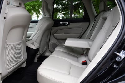 2024 Volvo XC60 B5 Plus Dark Theme