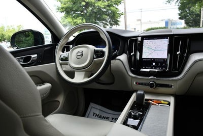 2024 Volvo XC60 B5 Plus Dark Theme