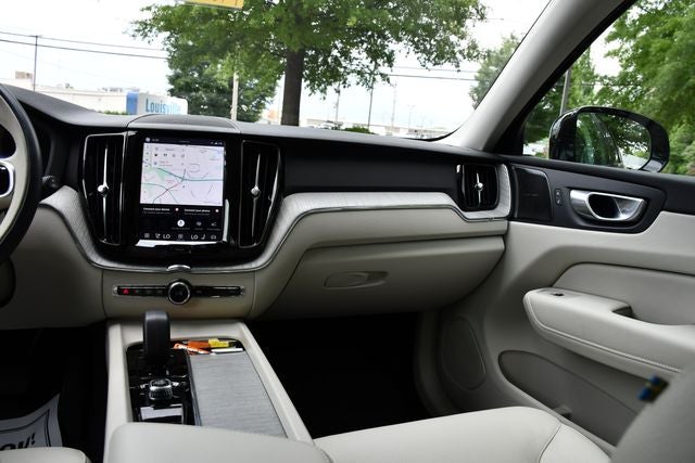 2024 Volvo XC60 B5 Plus Dark Theme
