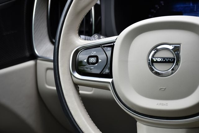 2024 Volvo XC60 B5 Plus Dark Theme