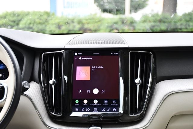2024 Volvo XC60 B5 Plus Dark Theme